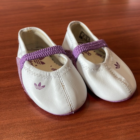 adidas Other - Adidas slipper/shoes